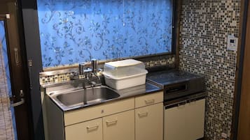 Fridge, microwave, stovetop, electric kettle