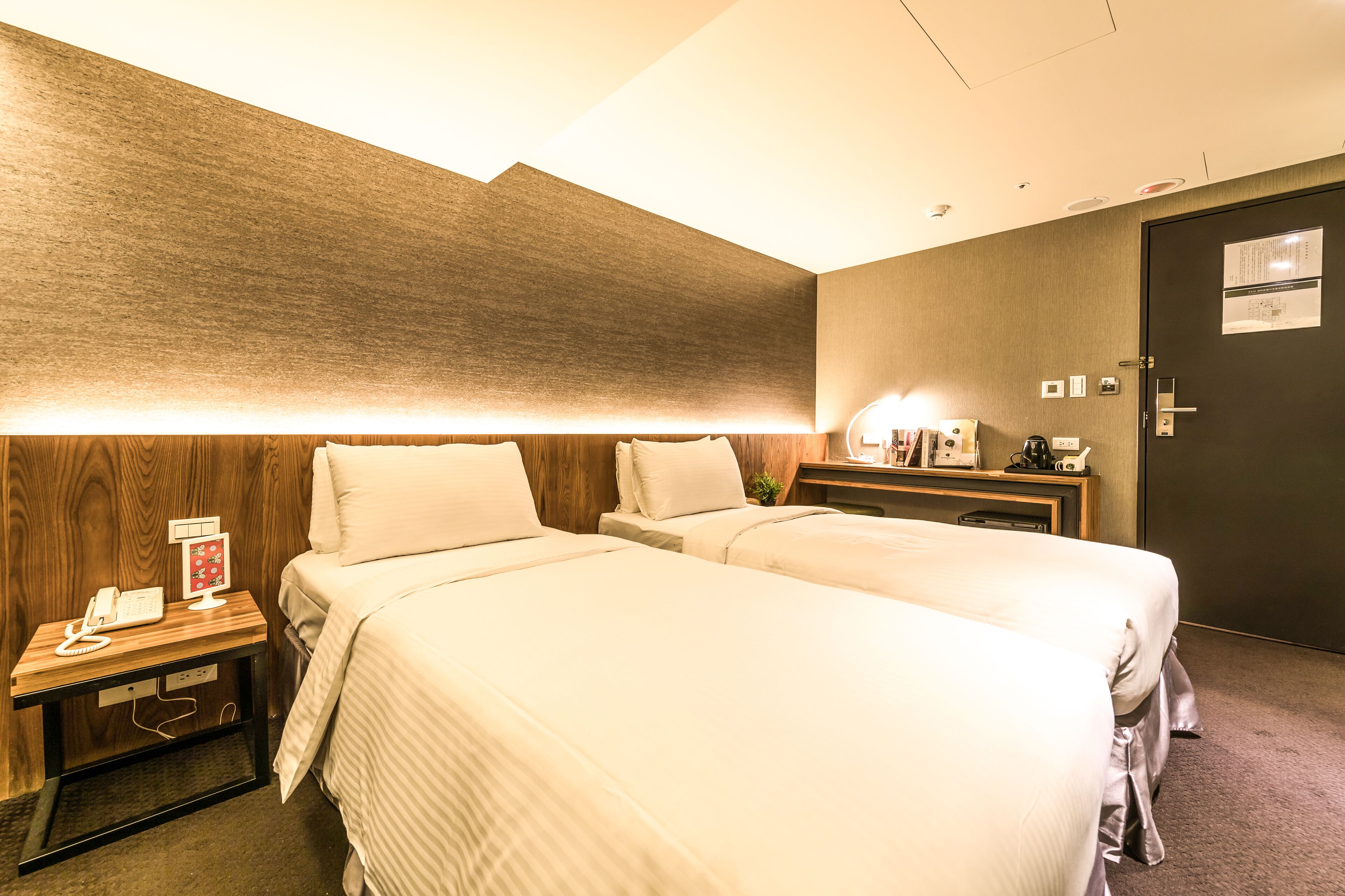 desk, soundproofing, iron/ironing board, free wifi