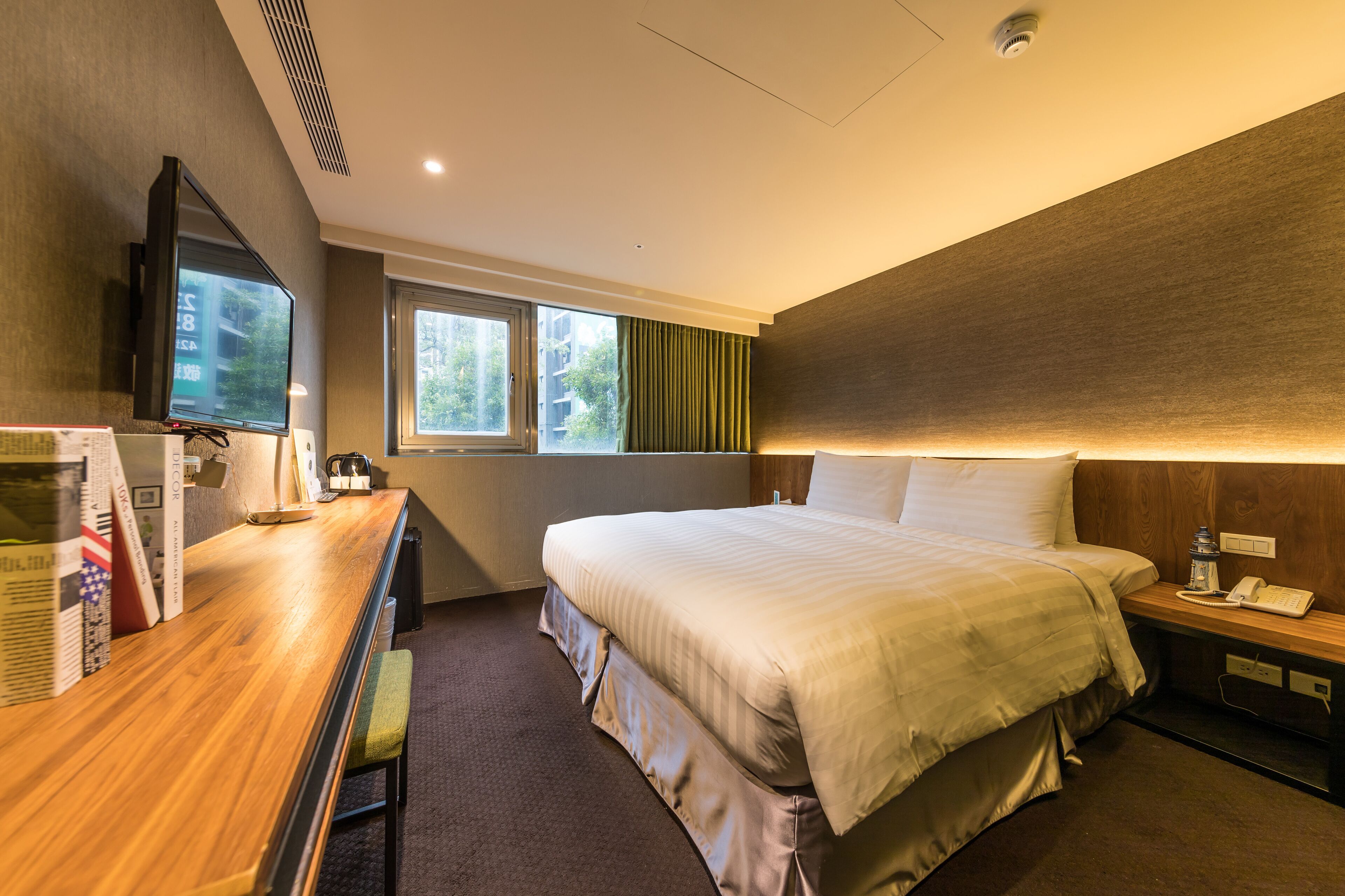 superior double room, 1 double bed | desk, soundproofing, iron/ironing board, free wifi