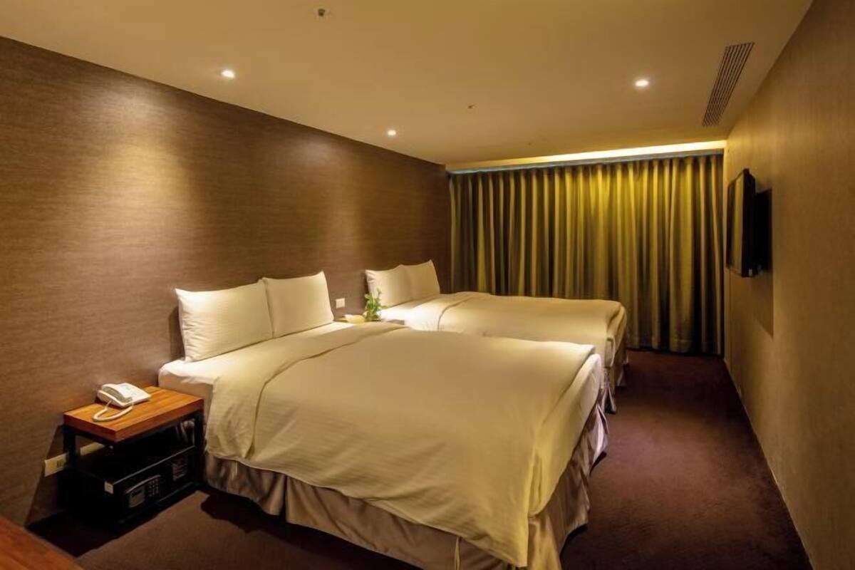 Skrivbord, ljudisolering, strykjärn/strykbräda och gratis wi-fi