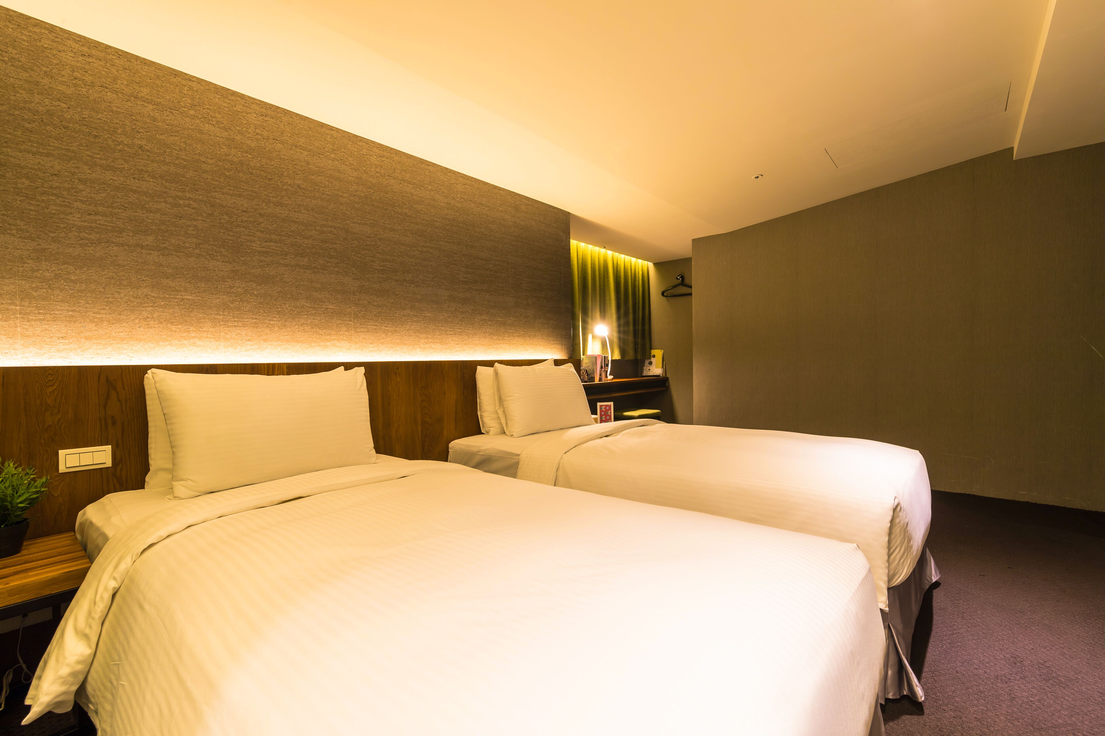 executive twin room, 2 single beds | desk, soundproofing, iron/ironing board, free wifi