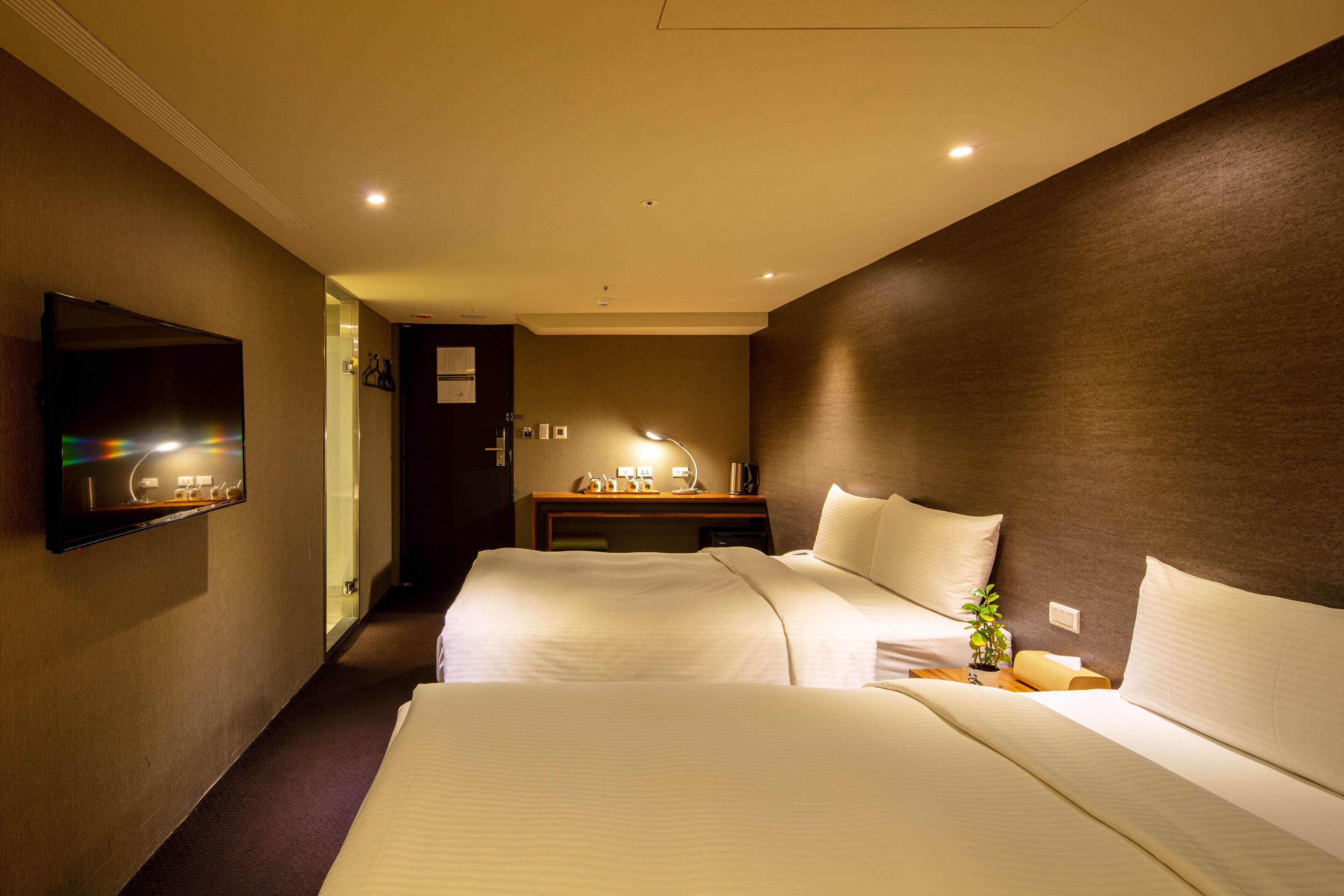 deluxe quadruple room | desk, soundproofing, iron/ironing board, free wifi