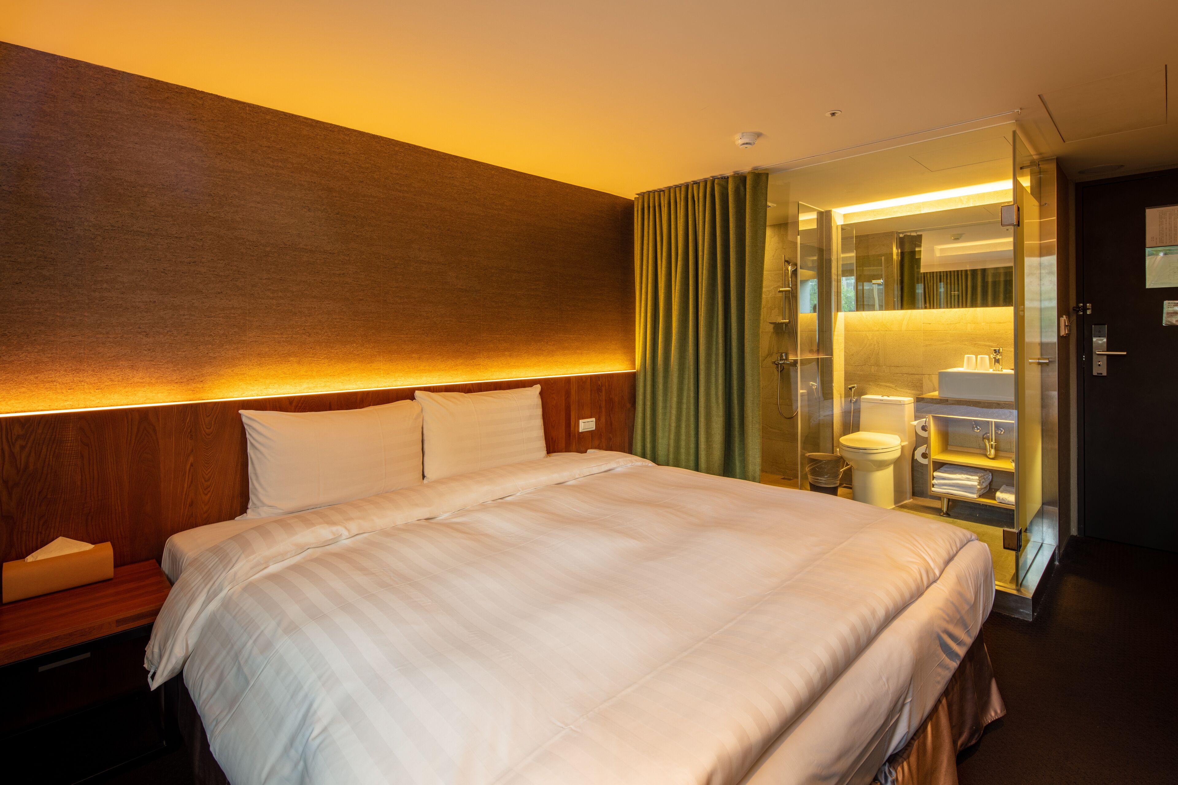 superior double room, 1 double bed | desk, soundproofing, iron/ironing board, free wifi