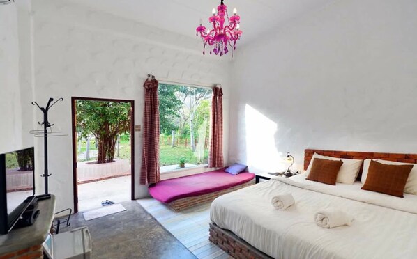 Interior - Monoko Porploen Resort (Suan Phueng)