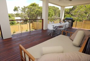 House, 4 Bedrooms | Terrace/patio