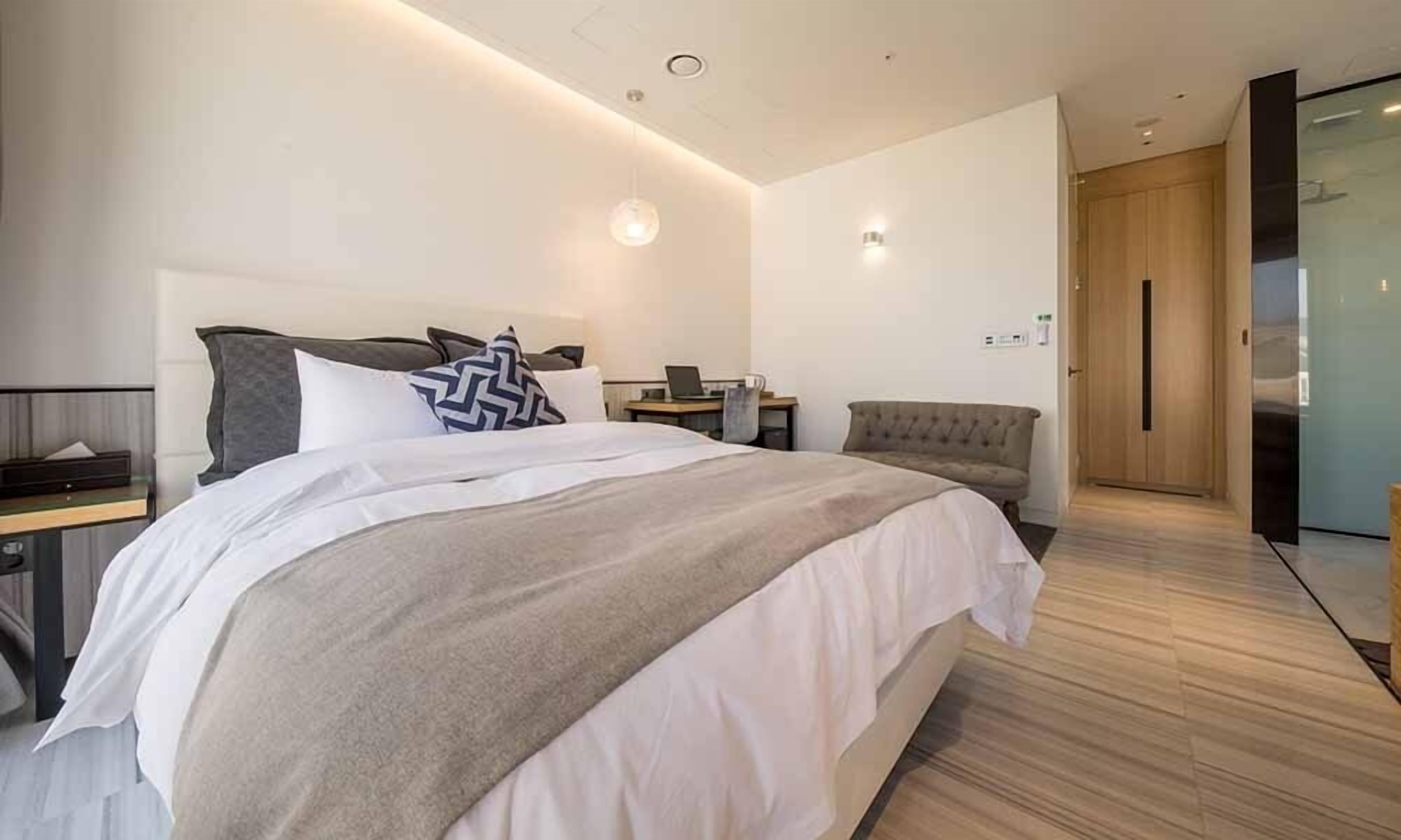 Standard Suite | ผ้าม่านกันแสง, Wi-Fi ฟรี