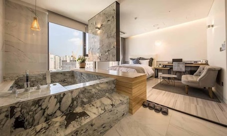 Standard Suite | Bathroom. Hotel Bay 204 Dobong