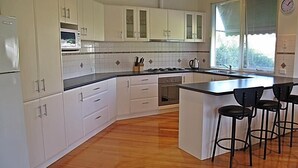 Casa, 4 habitaciones | Cocina privada