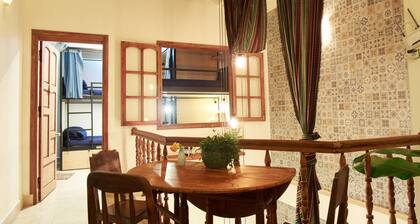 Leuleu Hostel