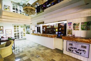 Lobby - Clarkton Hotel (Angeles City)