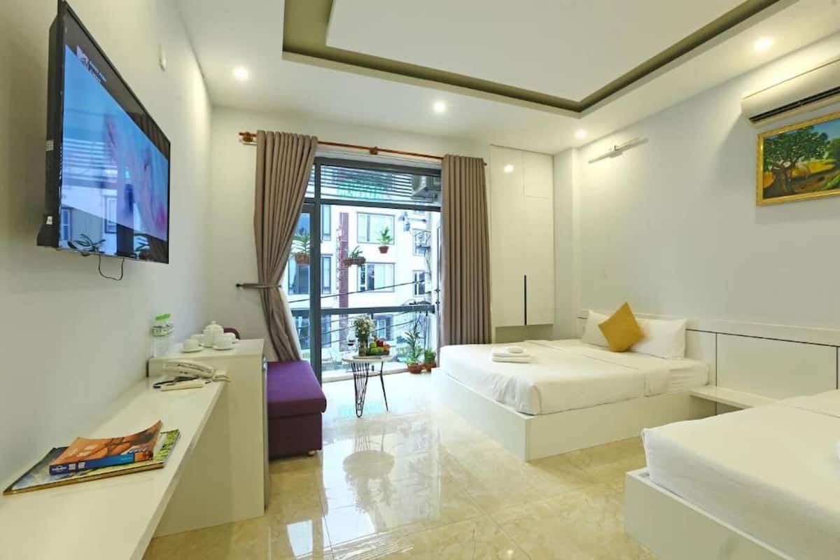 Minibar, escritorio, wifi gratis y ropa de cama