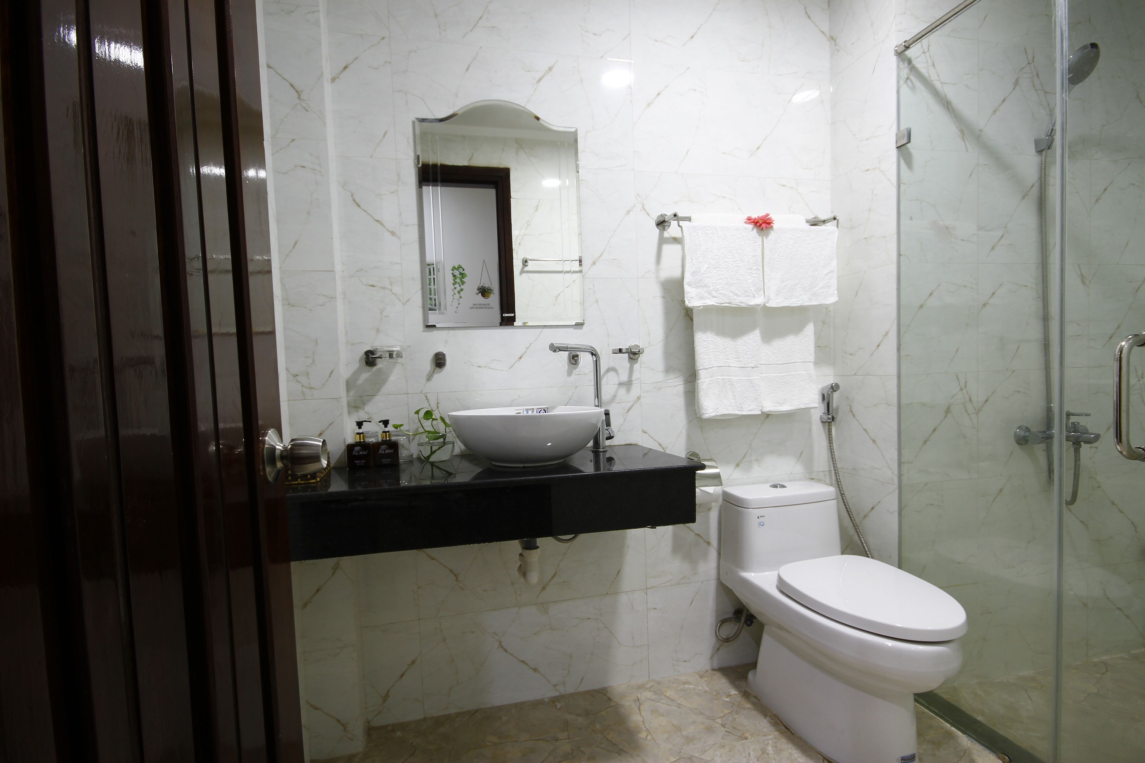 deluxe studio, women only | bathroom | free toiletries, hair dryer, slippers, bidet