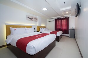 In-room safe, desk, laptop workspace, iron/ironing board - IL Mare Sakura Resort Boracay (Boracay Island)