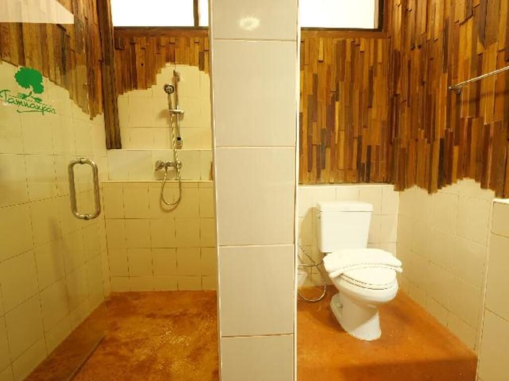 Bathroom | Shower, free toiletries, hair dryer, slippers