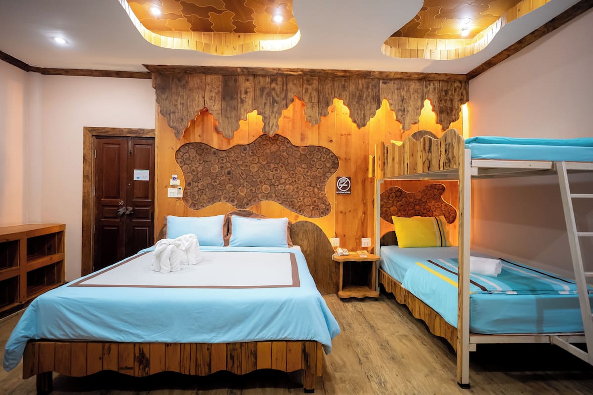 Family Lakeside ( Free water park entry ) | In-room safe, desk, free WiFi