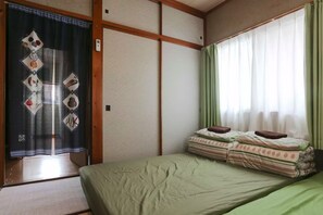 Tatami Triple Room-10㎡-shared bathroom