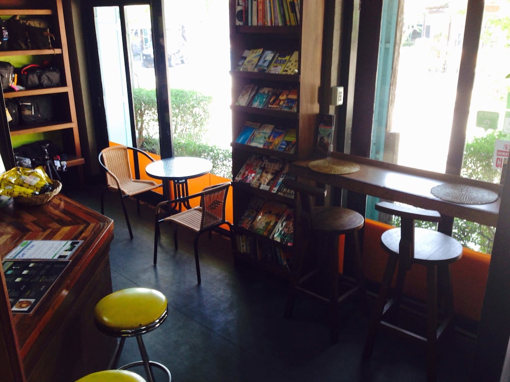 60 Bluehouse by null