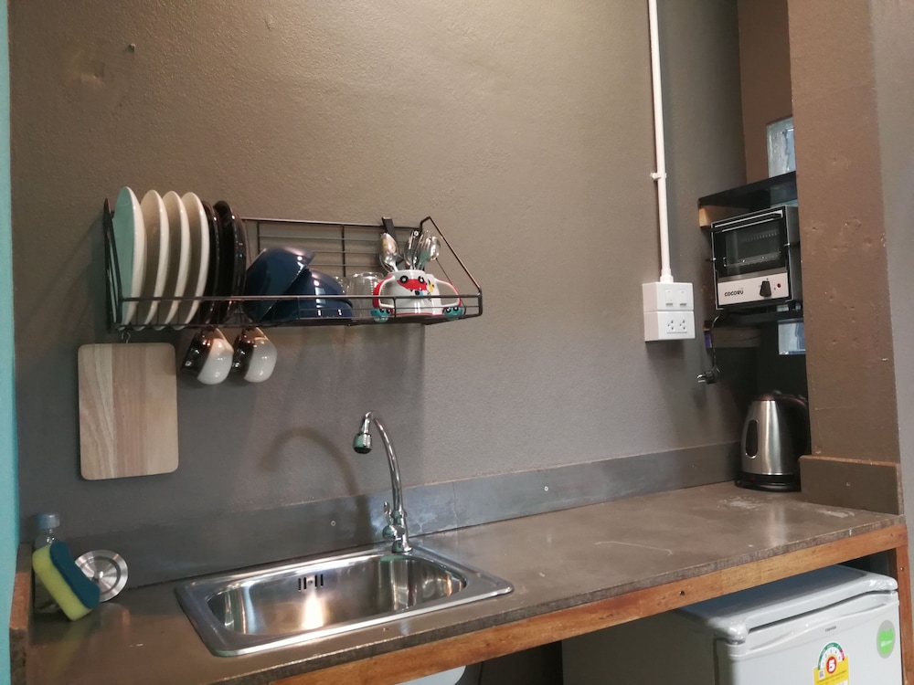 60 Bluehouse by null