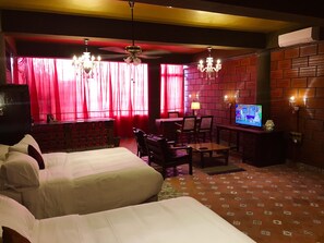 Premium bedding, pillowtop beds, desk, iron/ironing board - Golden Lotus (Bengaluru)