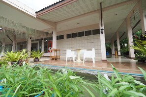 Terrace/patio - Cabbages & Condoms Inn Krabi (Krabi)