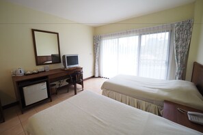 Standard Room | Desk, blackout curtains, rollaway beds, free WiFi - Cabbages & Condoms Inn Krabi (Krabi)