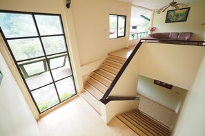 Staircase - Cabbages & Condoms Inn Krabi (Krabi)