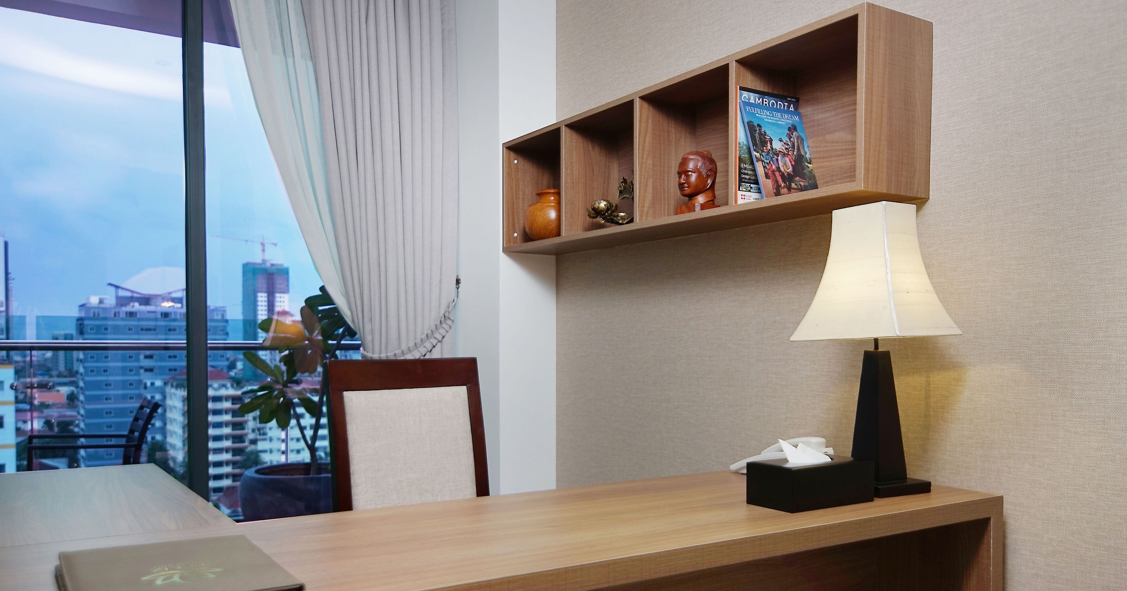 executive suite, 1 bedroom, city view | in-room business centre