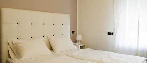 Desk, blackout curtains, cots/infant beds, free WiFi