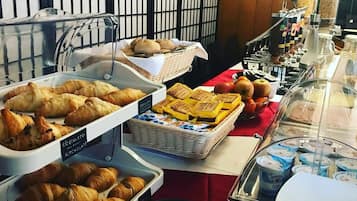 Desayuno buffet diario (EUR 12 por persona)