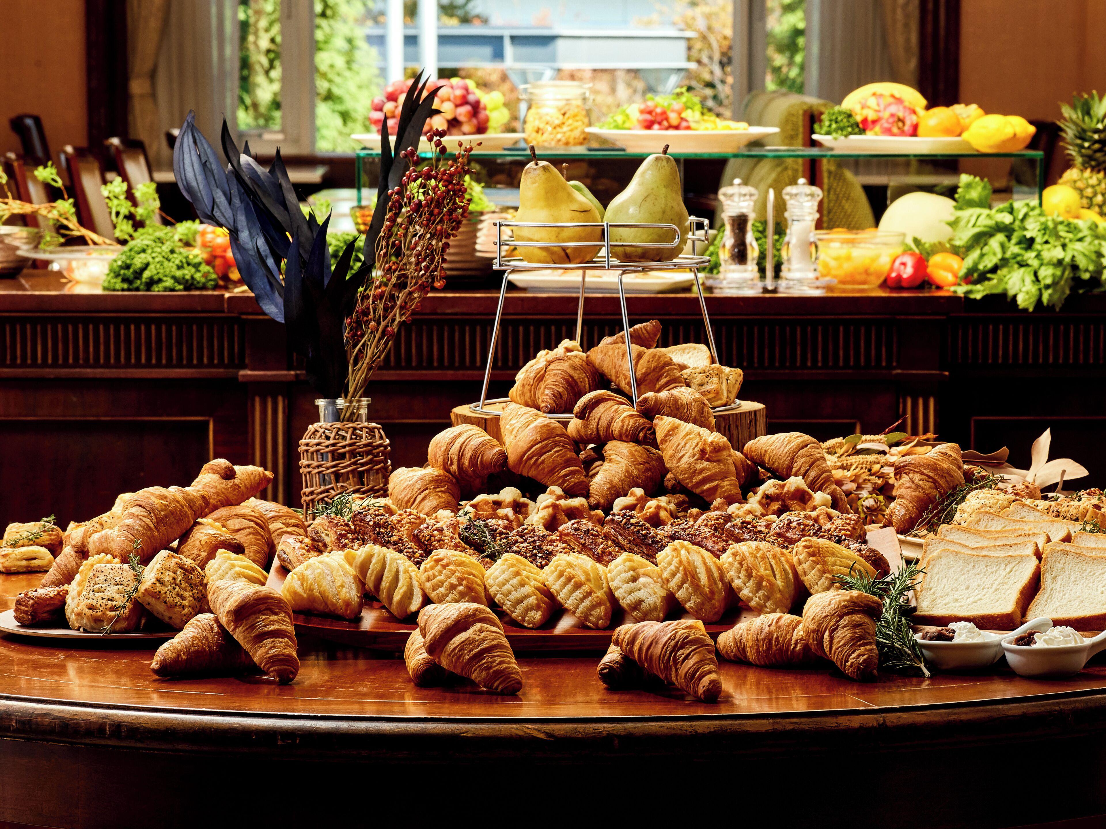 朝食 (ビュッフェ)、毎日提供 (1 名様 2300 JPY)