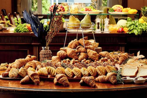 Daily buffet breakfast for a fee