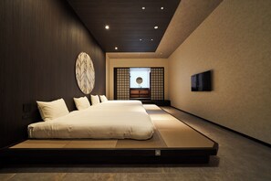 Vierpersoonskamer, niet-roken (Japanese Modern, No bed type request) | Een bureau, verduisterende gordijnen, gratis wifi, beddengoed