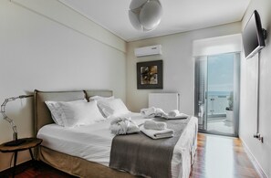 1 bedroom, Egyptian cotton sheets, premium bedding, pillowtop beds - DN Sea Apartments (Kalamata)