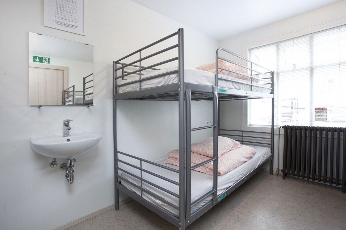 In-room safe, soundproofing, free WiFi