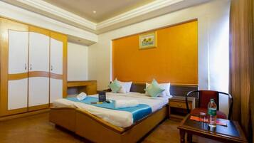 In-room safe, desk, iron/ironing board, free WiFi