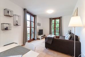 Superior Apartment, 2 Bedrooms | Living area