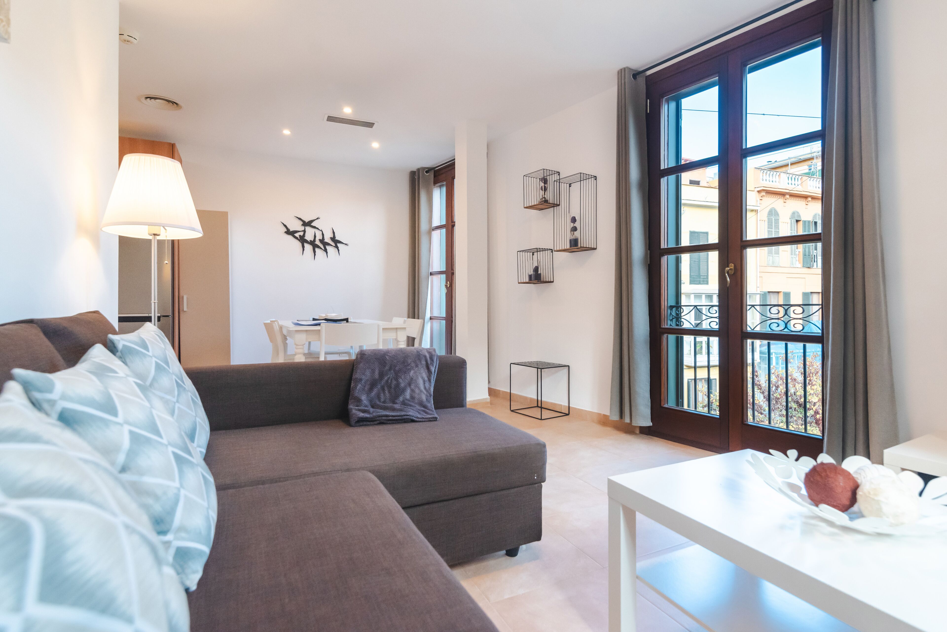 Căn hộ Superior, 2 phòng ngủ | Khu phòng khách | TV màn hình phẳng 42-inch có truyền hình vệ tinh, TV 