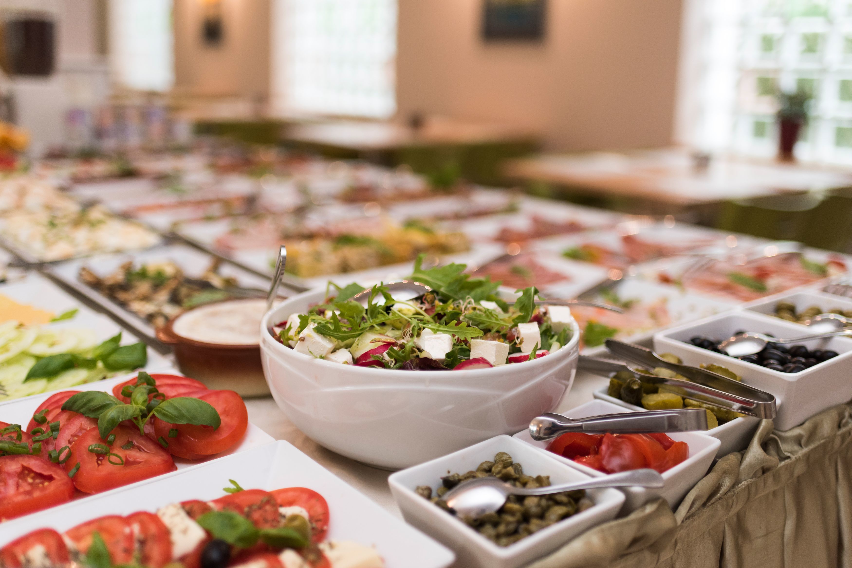 daily buffet breakfast (pln 45 per person)