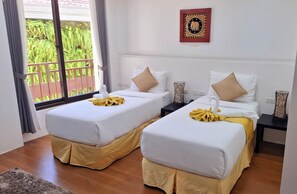 Deluxe with Garden & Garden Wall View (2SB) | View from room