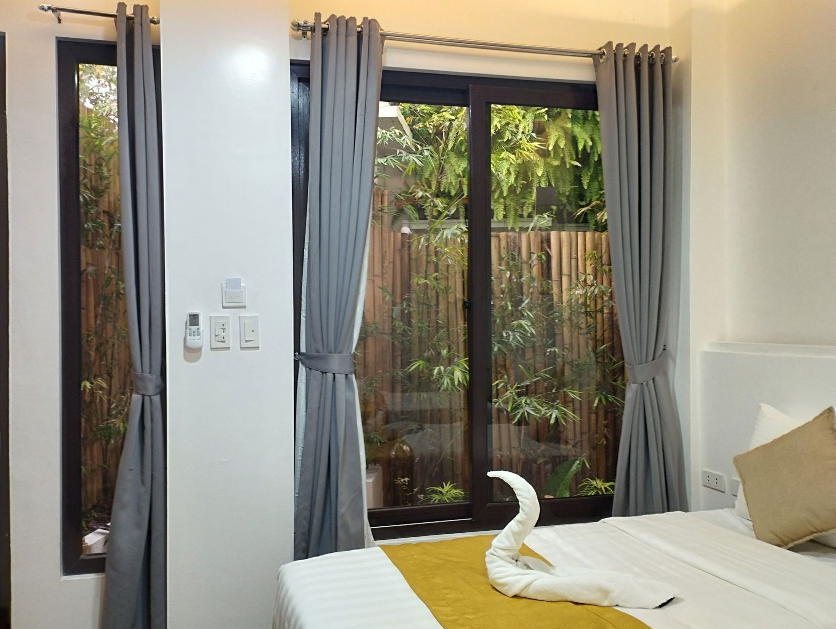 Minibar, in-room safe, individually decorated, blackout drapes