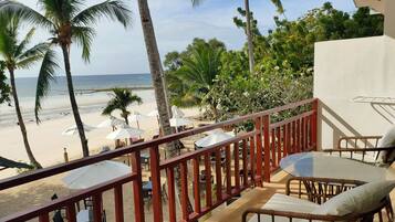 Chambre, vue mer (Suite with 2 single bed) | Terrasse/Patio