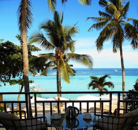 ๋ฃธ, ๋ฐ๋ค ์ ๋ง (Suite with Veranda) | ํ
๋ผ์ค/ํํฐ์ค