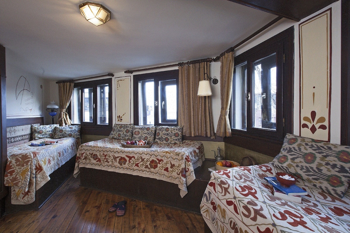 Triple Room | Living area | LCD TV