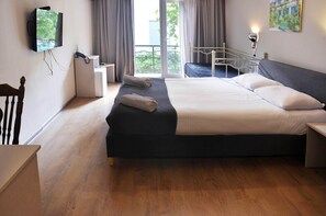 Junior Suite | Bar mini, meja, langsir/tirai gelap terus, kalis bunyi 