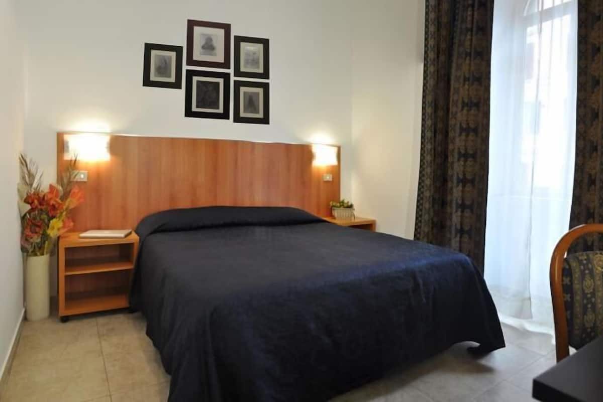 Double or Twin Room, Private Bathroom | In-room safe, desk, WiFi (free)