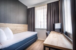 Chambre Simple | Minibar, coffres-forts dans les chambres, bureau, chambres insonorisées