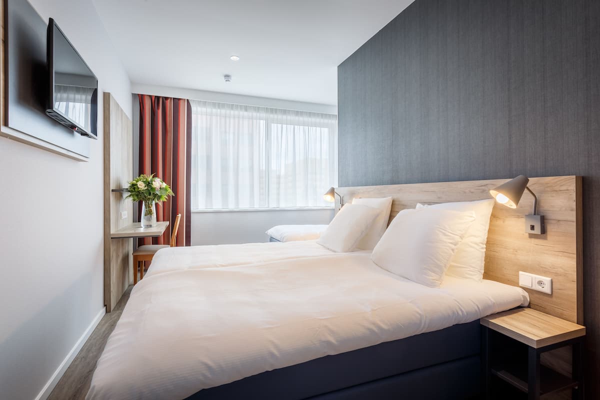 Deluxe Double Room | Minibar, in-room safe, desk, soundproofing