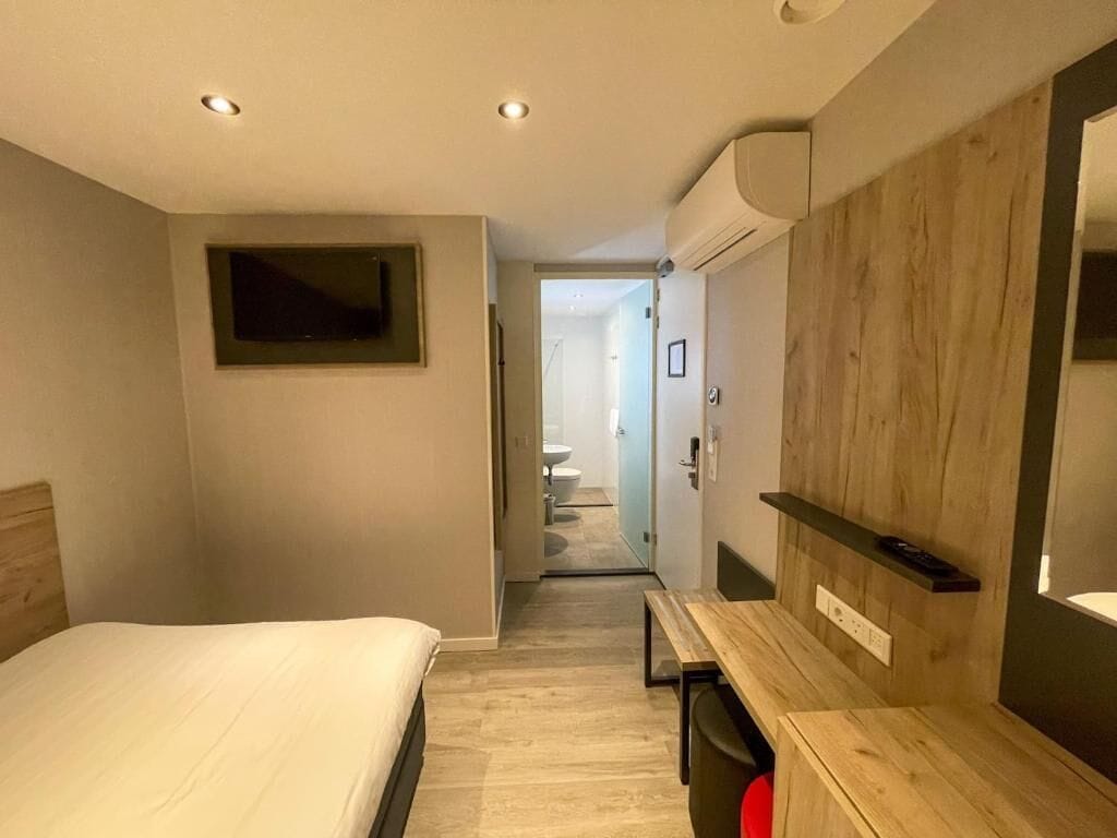 Minibar, in-room safe, desk, soundproofing