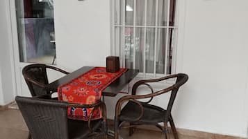 Déjeuner et dîner servis sur place