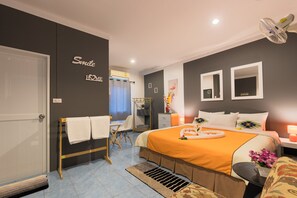 Premium bedding, in-room safe, desk, free WiFi - Rice Restaurant & Rooms (Karon)